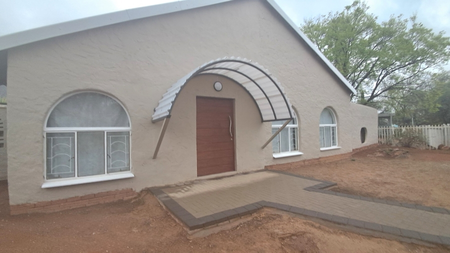 5 Bedroom Property for Sale in Fichardt Park Free State